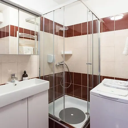 Mentha Deluxe - Mad * 부다페스트